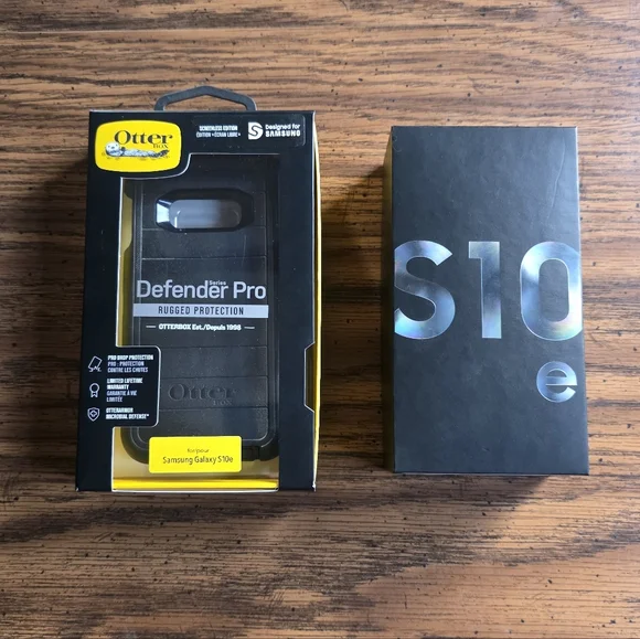 Samsung Galaxy S10E and Otterbox Defender Pro Bundle